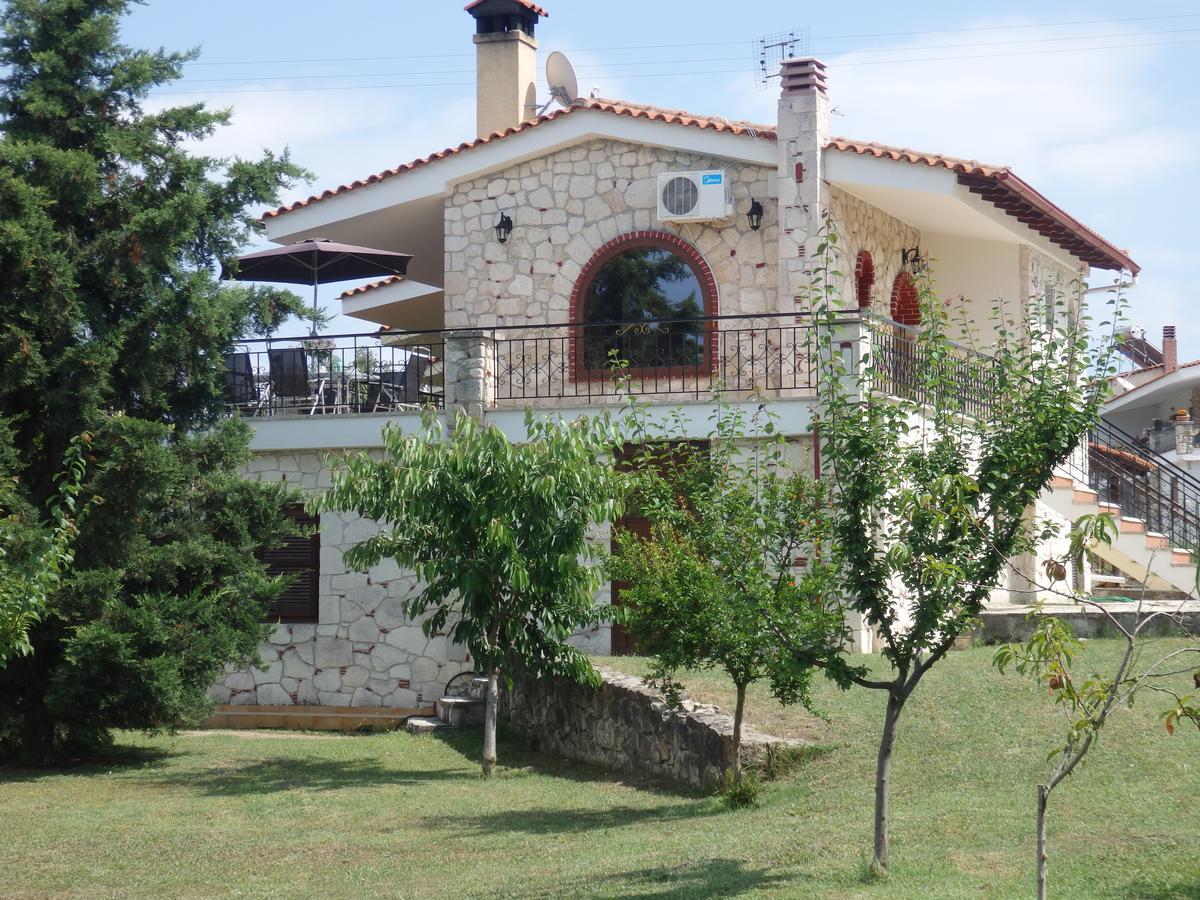 Villa George Áfitos Exterior foto